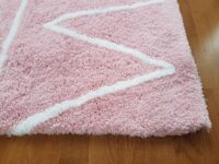 Puszysty dywan VELVET PINK shaggy w kolorze jasnego różu z białym wzorem - obrazek 11