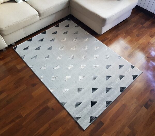 NOWOCZESNY GEOMETRYCZNY DYWAN POKOJOWY szary w trójkąty w wielu odcieniach szarości - obrazek 2