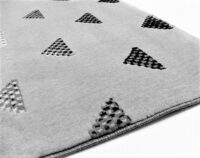 NOWOCZESNY GEOMETRYCZNY DYWAN POKOJOWY szary w trójkąty w wielu odcieniach szarości - obrazek 4