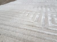 ELEGANCKI LŚNIĄCY dywanik z frędzlami w stylu GLAMOUR jasny beżowy FIJI MATRIX 80x150 cm - obrazek 4