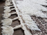 MAROKAŃSKI ETNICZNY DYWAN Z GRUBYMI PLECIONYMI FRĘDZLAMI kremowy brązowy SAFAVIEH MARROCCAN TASSEL SHAG 200x300 cm - obrazek 9