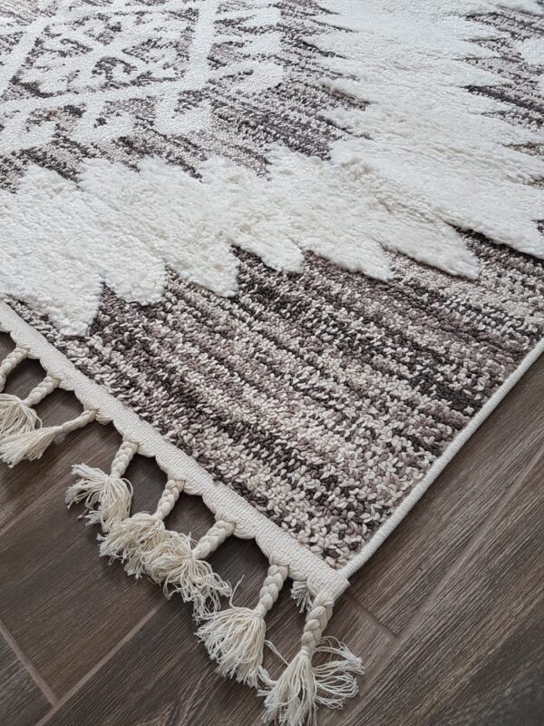 MAROKAŃSKI ETNICZNY DYWAN Z GRUBYMI PLECIONYMI FRĘDZLAMI kremowy brązowy SAFAVIEH MARROCCAN TASSEL SHAG 200x300 cm - obrazek 12