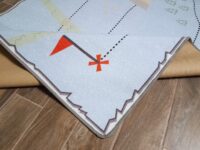 KOLOROWY ZABAWNY PASTELOWY dywan do pokoju dziecięcego niebieski MAPA SKARBÓW LIVONE TREASURE MAP 140x190 cm - obrazek 8