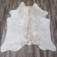 LUKSUSOWY NATURALNY DYWAN ZE SKÓRY BYDLĘCEJ DO SALONU SYPIALNI kremowy beżowy biszkoptowy LUXOR LIVING RINDERFELL 200x200 cm - obrazek 12