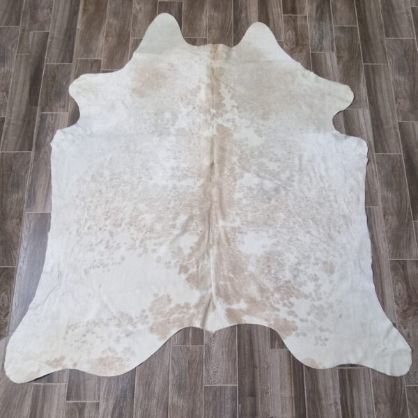 LUKSUSOWY NATURALNY DYWAN ZE SKÓRY BYDLĘCEJ DO SALONU SYPIALNI kremowy beżowy biszkoptowy LUXOR LIVING RINDERFELL 200x200 cm - obrazek 12